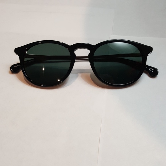 COPY - Brooks Brother Sunglasses - Picture 4 of 5